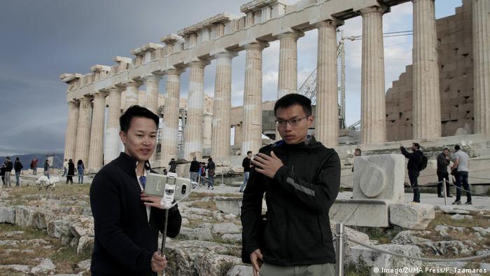 Turisti na Akropolisu