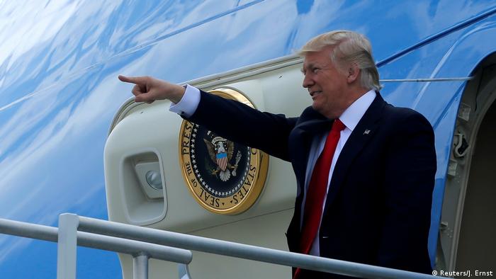 USA Donald Trump steigt in die Air Force One (Reuters/J. Ernst)