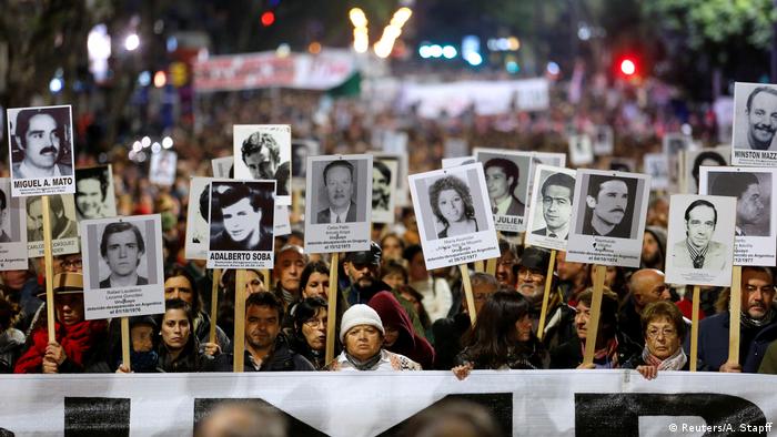 Uruguay - Protestmarsch Marcha del silencio (Reuters/A. Stapff)