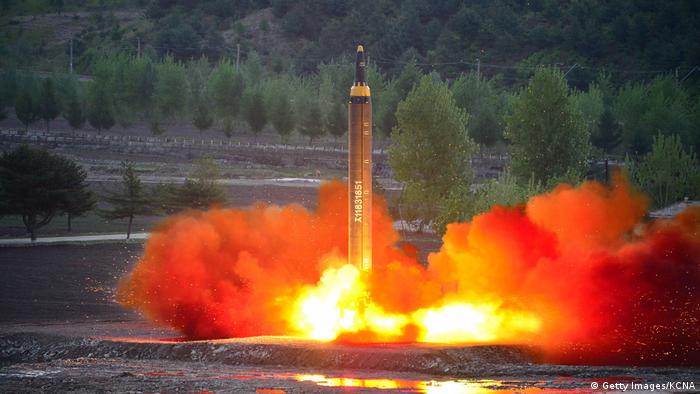 Norkorea Rakete (Getty Images/KCNA)