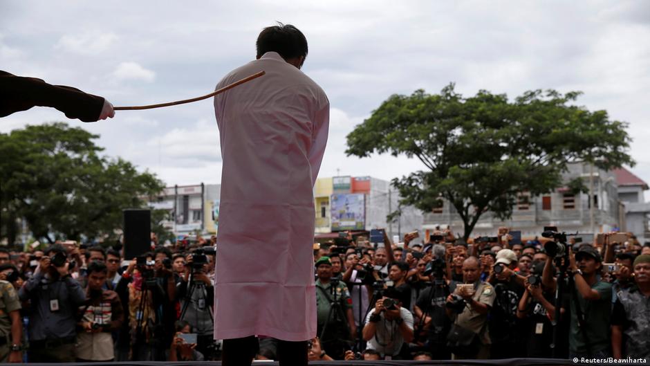 Indonesien craigslist frauen suchen männer