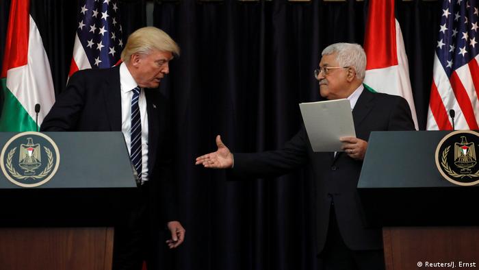 Trump llegó a la ciudad cisjordana de Belén para entrevistarse con el presidente palestino, Mahmud Abbas, con quien ofreció una conferencia de prensa. (Reuters/J. Ernst)