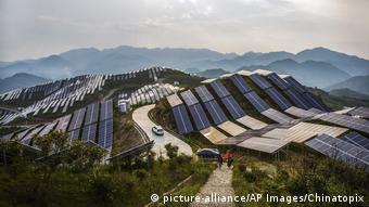 China: placas solares.