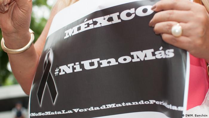 Brüssel Demonstration gegen Straflosigkeit nach Mord in Mexiko (DW/M. Banchón)