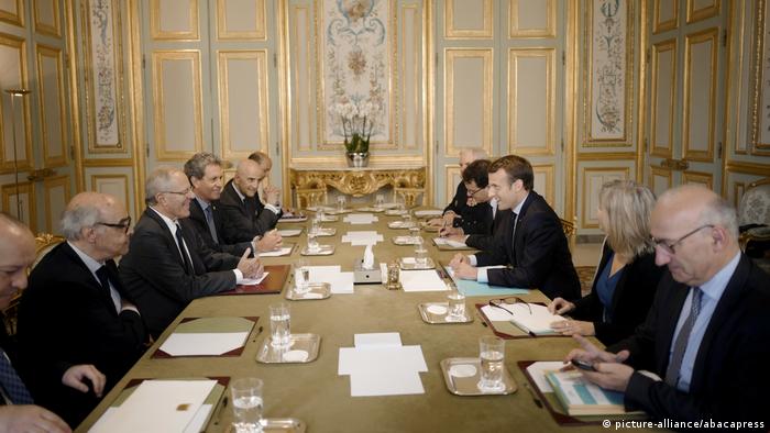 Frankreich Paris Präsidenten Emmanuel Macron & Pablo Kuczynski, Peru (picture-alliance/abacapress)