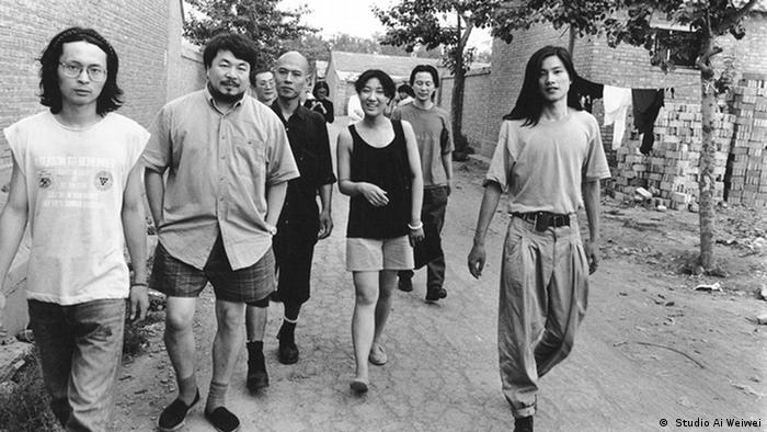 Webspecial zu Künstler Ai Weiwei - Künstlergruppe Stars 1994 in Peking ( Studio Ai Weiwei)