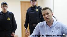 Russland Oppositionsführer Alexei Navalny nach seiner Anhörung