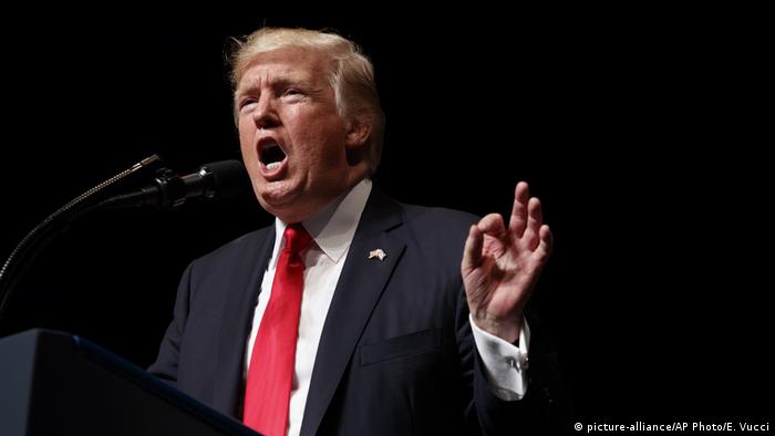 USA Donald Trump- Rede über Kubapolitik (picture-alliance/AP Photo/E. Vucci)