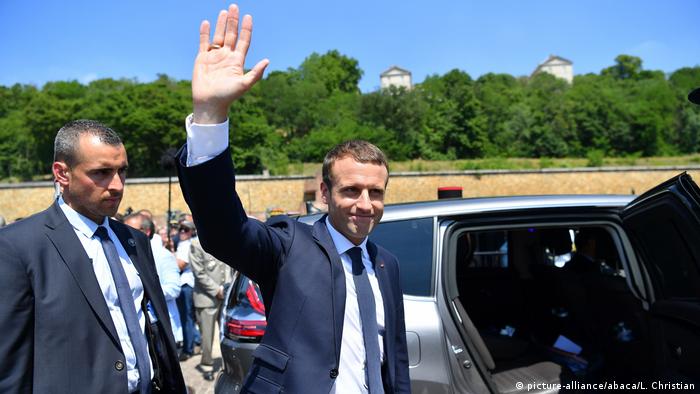 Frankreich Präsident Macron (picture-alliance/abaca/L. Christian)