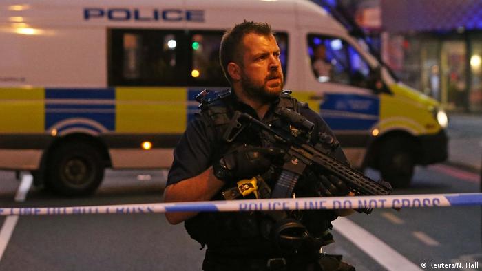 Großbritannien London Fahrzeug rammt Moschee-Besucher (Reuters/N. Hall)