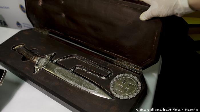 Argentinien Nazi Artifakte in Buenos Aires gefunden (picture alliance/dpa/AP Photo/N. Pisarenko)