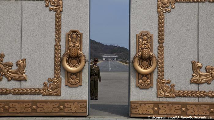 China North Korea Youth Tours (picture-alliance/AP Photo/D. Guttenfelder)