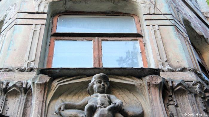 Будинок зі зміями - лише один із понад 200 занедбаних пам'яток архітектури в Києві