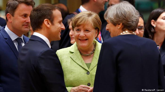 EU Gipfel Emmanuel Macron Angela Merkel und Theresa May (Reuters/F. Lenoir)