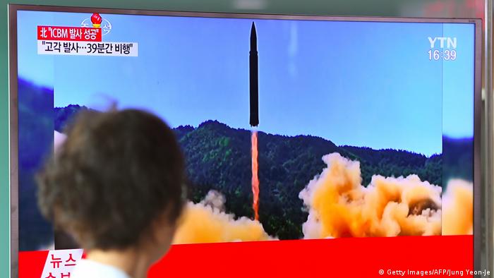 Kuzey Kore devlet televizyonundan ilk başarılı kıtalar arası (ICBM) füze denemesinin gerçekleştirildiği duyuruldu.