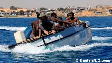 Libyen Flüchtlinge aus Seenot gerettet