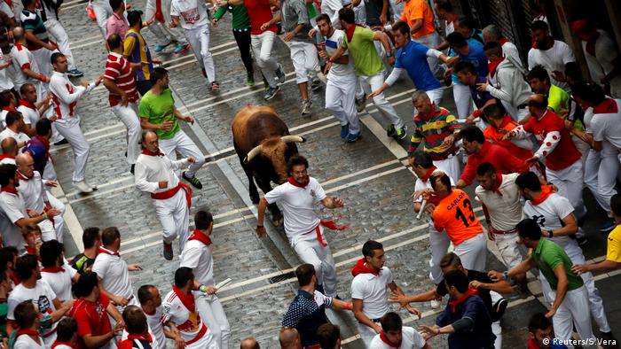 Stierhatz in Pamplona Spanien (Reuters/S.Vera)
