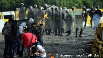 Venezuela Krise in Caracas (picture-alliance/dpa/F. Llano)