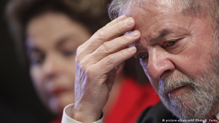 Brasilien Luiz Inacio Lula da Silva und Dilma Rousseff (picture-alliance/AP Photo/E. Peres)