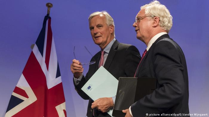 Erste Runde der Brexit-Verhandlungen Michel Barnier David Davis (picture alliance/dpa/G.Vanden Wijngaert)