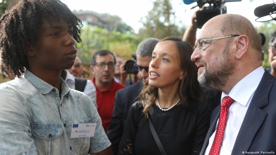 Italien Catania Martin Schulz besucht Flüchtlinge