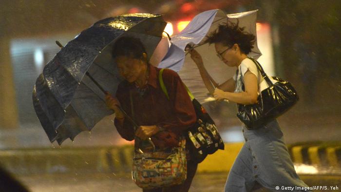 Taiwan Taifun Nesat (Getty Images/AFP/S. Yeh)