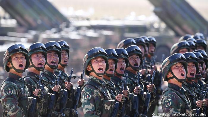 China Milit?rparade in Zhurihe (picture-alliance/Xinhua/Wu Xiaoling)