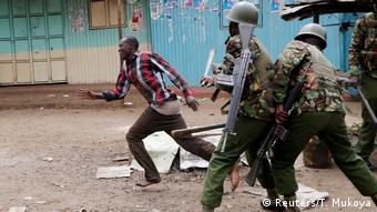 Kenia nach Wahlen Unruhen und Protest (Reuters/T. Mukoya)