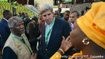 Kenia Wahlen Thabo Mbeki und John Kerry Wahlbeobachter (Getty Images/AFP/T. Karumba)