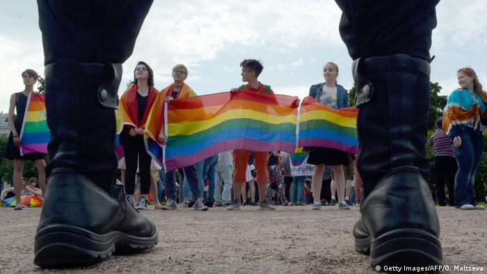 Russland Sankt Petersburg Umzug von LGBT-Aktivisten (Getty Images/AFP/O. Maltseva)
