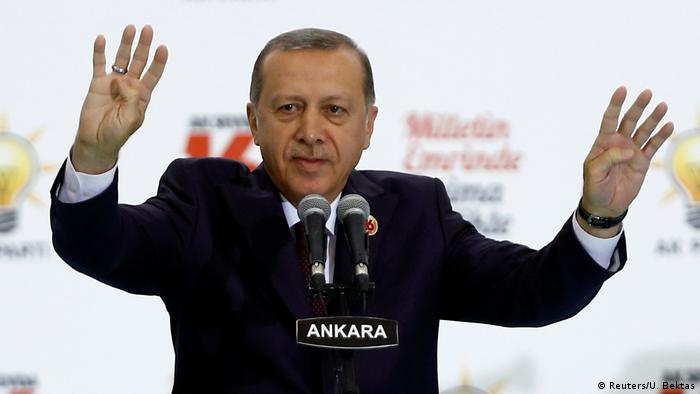 Türkei Erdogans AKP feiert 16-jähriges Bestehen in Ankara (Reuters/U. Bektas)