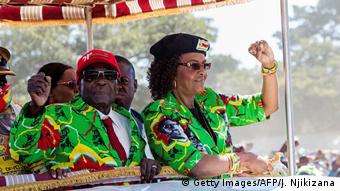 Simbabwe Präsident und Gattin Grace Mugabe Präsidentingattin (Getty Images/AFP/J. Njikizana)