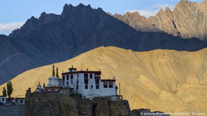 Indien Lamayuru Kloster in Ladakh (picture-alliance/robertharding/L. Shepherd)