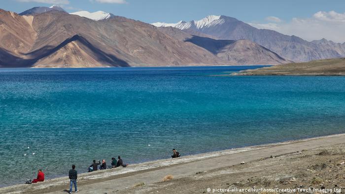 Indien Pangong See in Ladakh (picture-alliance/NurPhoto/Creative Touch Imaging Ltd.)