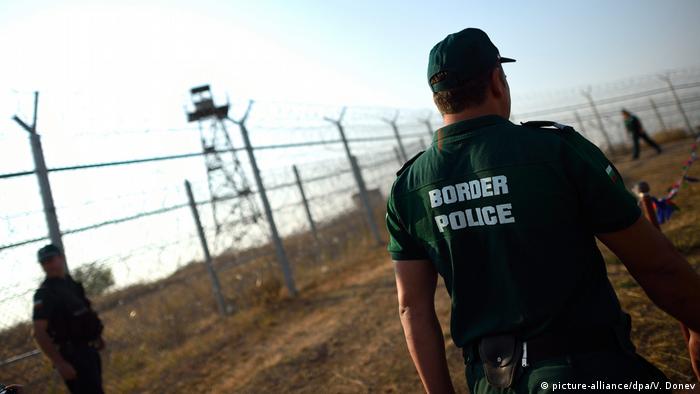 Bulgarien Grenze Grenzsoldaten (picture-alliance/dpa/V. Donev)