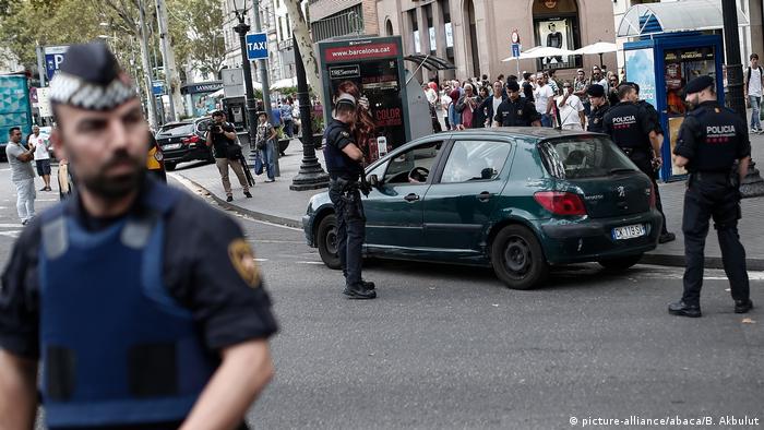 Barcelonal Polizei Sicherheit Terror Anschlag (picture-alliance/abaca/B. Akbulut)