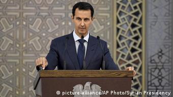 Syrien Präsident Assad - Rede vor Diplomaten in Damaskus (picture-alliance/AP Photo/Syrian Presidency)