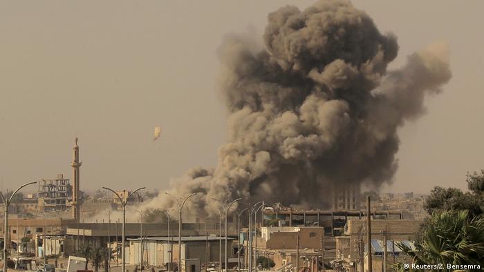 Mapigano Raqqa (Reuters/Z. Bensemra)