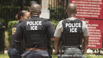 USA Agenten der US Einwanderungs- und Zollbehörde ICE (picture-alliance/ZumaPress)