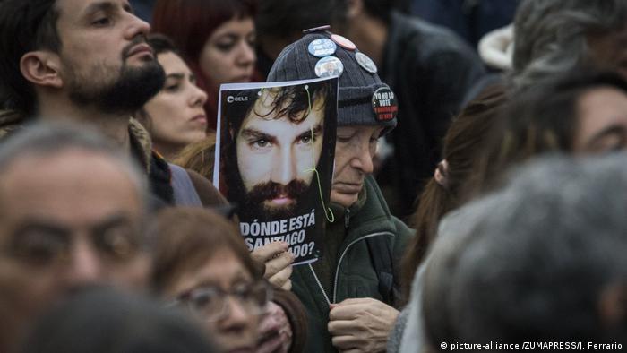 Argentinien - Proteste wegen verschwinden eines Aktivist: Mapuche- Proteste (picture-alliance /ZUMAPRESS/J. Ferrario)