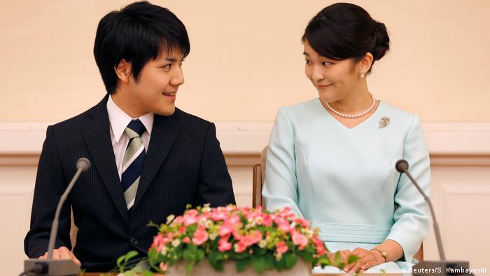 Кеї Комуро та принцеса Мако оголосили про намір одружитися