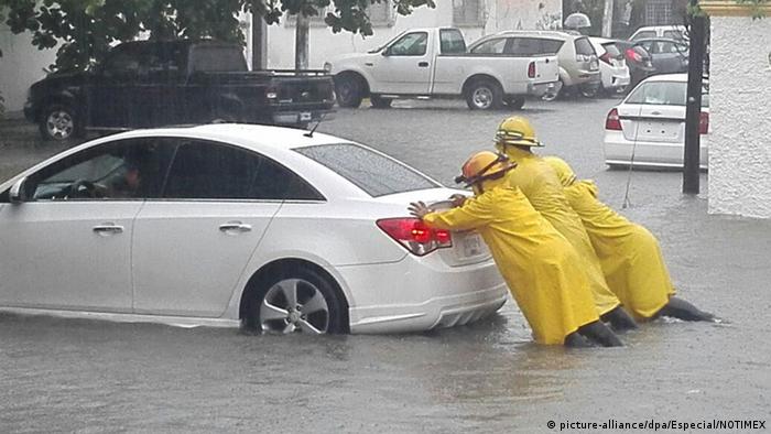 Inundaciones en Cancún preceden al paso de Irma.