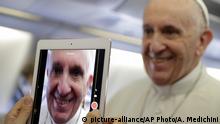 Kolumbien | Papst Franziskus im Anflug auf Bogota