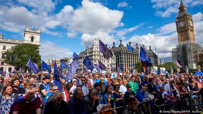 На акцію проти виходу Великобританії з ЄС у Лондоні прийшли тисячі людей
