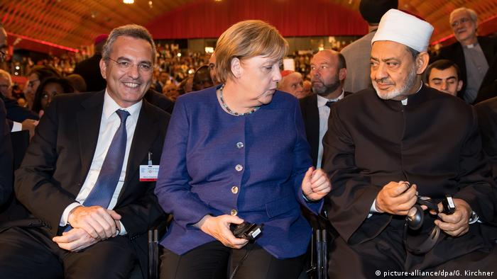 Münster Weltfriedenstreffen Merkel Muhammad Al-Tayyeb (picture-alliance/dpa/G. Kirchner)