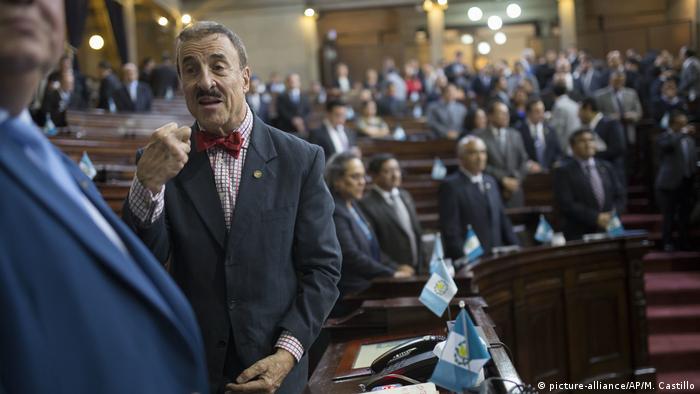 Guatemala Debatte Immmunität Jimmy Morales (picture-alliance/AP/M. Castillo)