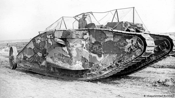 Die ersten Panzer Mark I Tank September 1916 (Imago/United Archives)