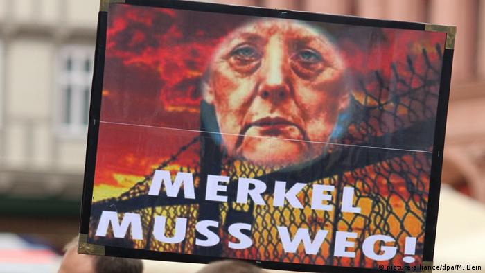 Stimmung vor der Wahl - Anti-Merkel-Potest (picture-alliance/dpa/M. Bein)