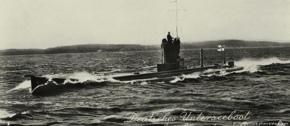 Cartão postal mostra submarino alemão usado na Primeira Guerra