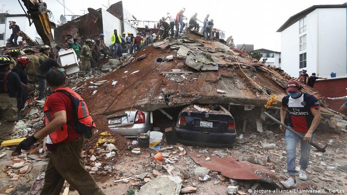 Mexiko Erdbeben Mexiko Stadt (picture-alliance/El Universal/L. Cortes)